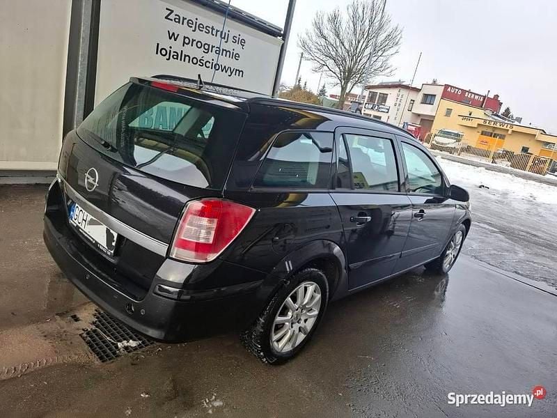 Używany Opel Astra 2008 Czarny Kombi