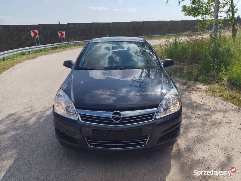 Grafitowy Używany 2008 Opel Astra Hatchback | 10 900 zł (Uczciwa cena) - Obraz 1/4