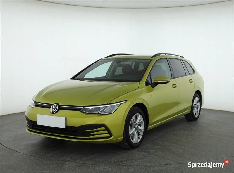 Używany VW Golf VIII 2021 Żółty Kombi