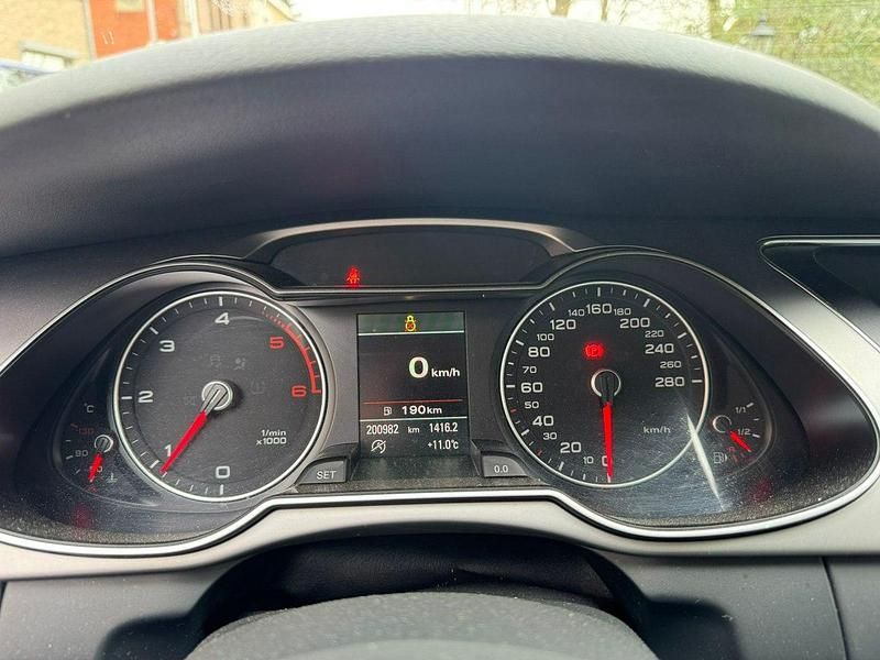 Używany Audi A4 136 KM (100 kW) 2012 Szary Kombi