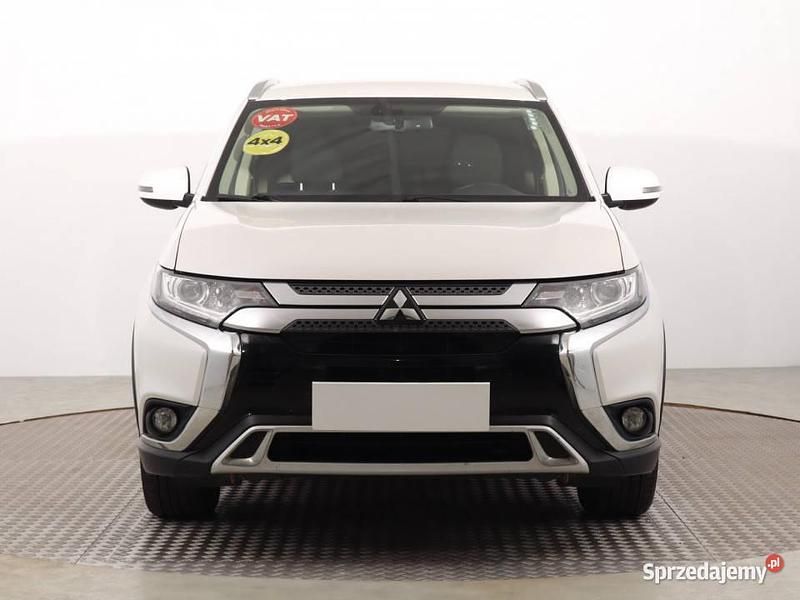 Biały Używany 2018 Mitsubishi Outlander SUV | 69 999 zł (Uczciwa cena) - Obraz 1/4