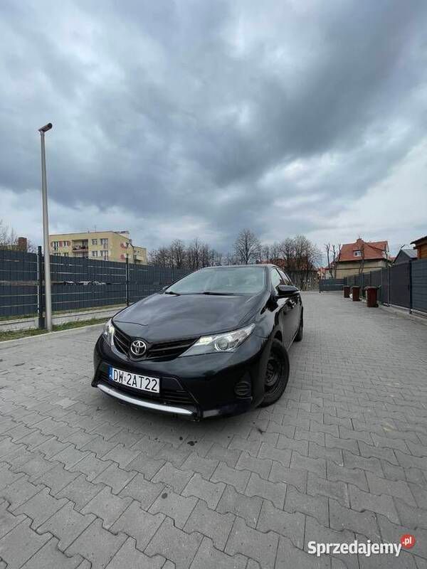 Używany 2015 Toyota Auris | 20 400 zł - Obraz 1/4