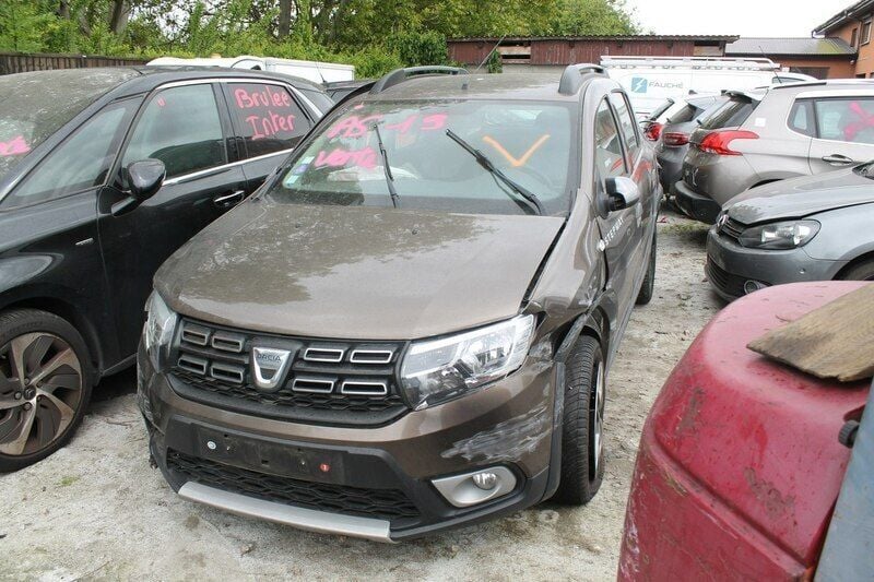 Brązowy Używany 2017 Dacia Sandero Stepway Hatchback | 13 900 zł - Obraz 1/4