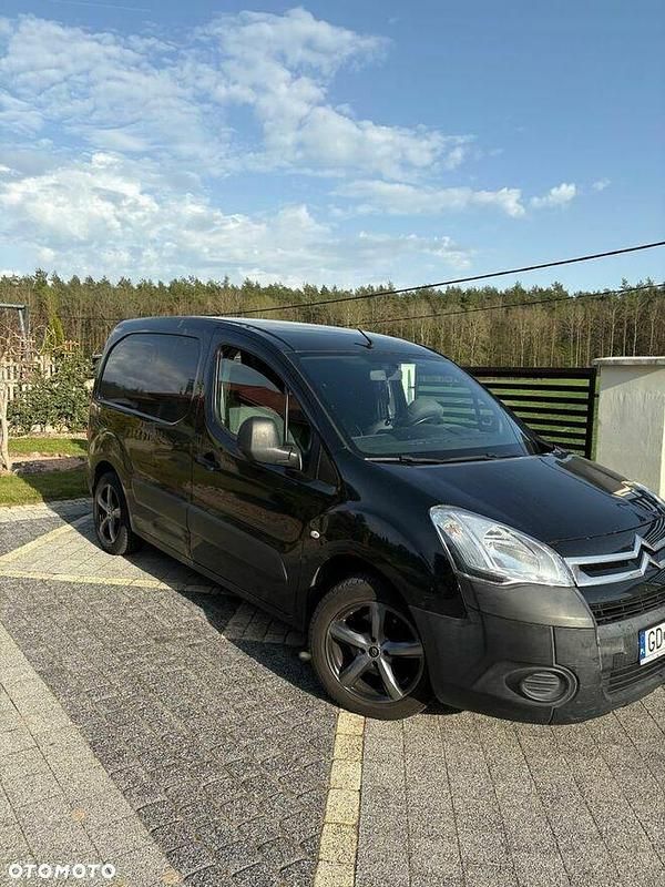 Czarny Używany 2009 Citroën Berlingo Minivan | 13 500 zł (Uczciwa cena) - Obraz 1/4
