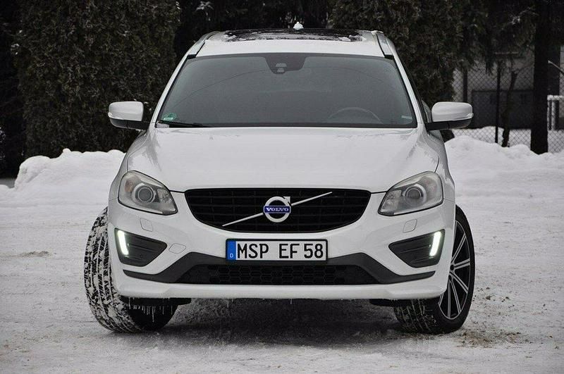 Używany Volvo XC60 R-Design 190 KM (139 kW) 2016 Biały SUV