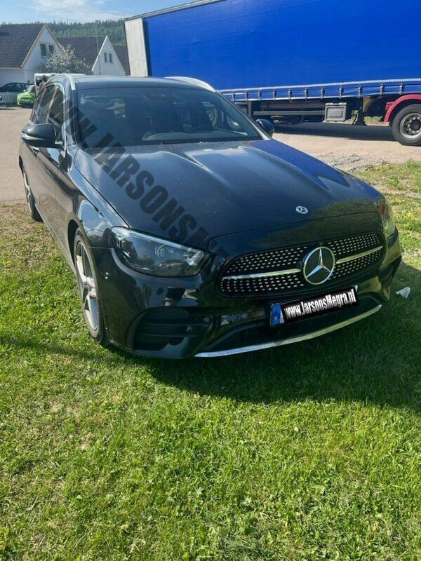 Używany Mercedes E220 194 KM (142 kW) 2020 Czarny Kombi