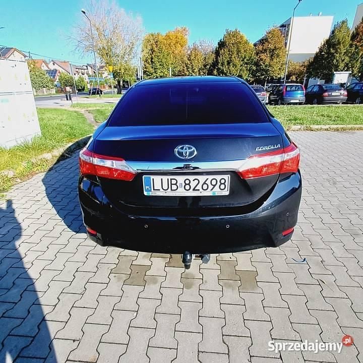 Używany Toyota Corolla 132 KM (97 kW) 2017 Czarny Sedan/Limuzyna