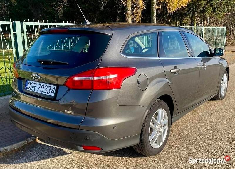 Szary Używany 2017 Ford Focus Kombi | 29 990 zł (Super Cena) - Obraz 1/4