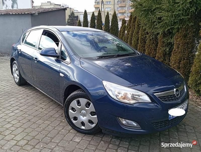 Używany Opel Astra 2012 Niebieski Hatchback