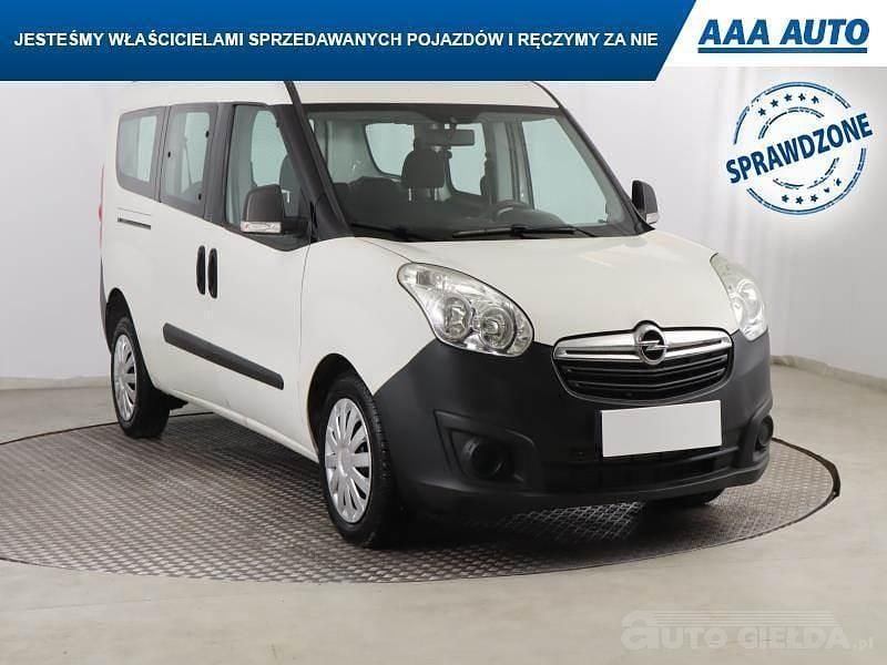 Używany Opel Combo 2015 Biały Minivan