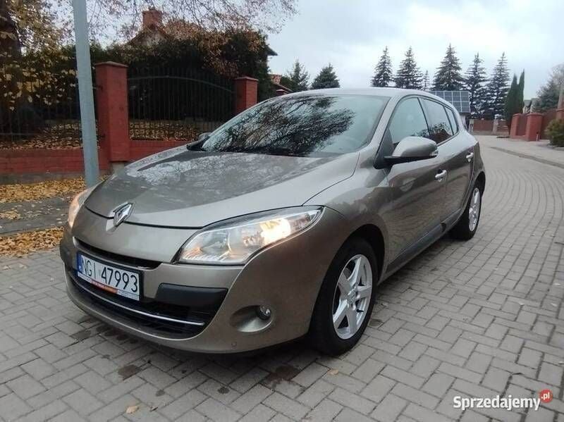 Używany 2010 Renault Mégane III Sedan/Limuzyna | 15 900 zł (Uczciwa cena) - Obraz 1/4