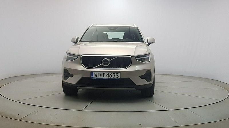 Używany Volvo XC40 Core 163 KM (119 kW) 2022 Złoty SUV