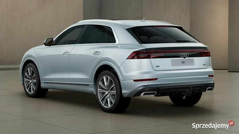 Srebrny (metalik) Używany 2024 Audi Q8 Ambiente SUV | 379 900 zł - Obraz 1/4
