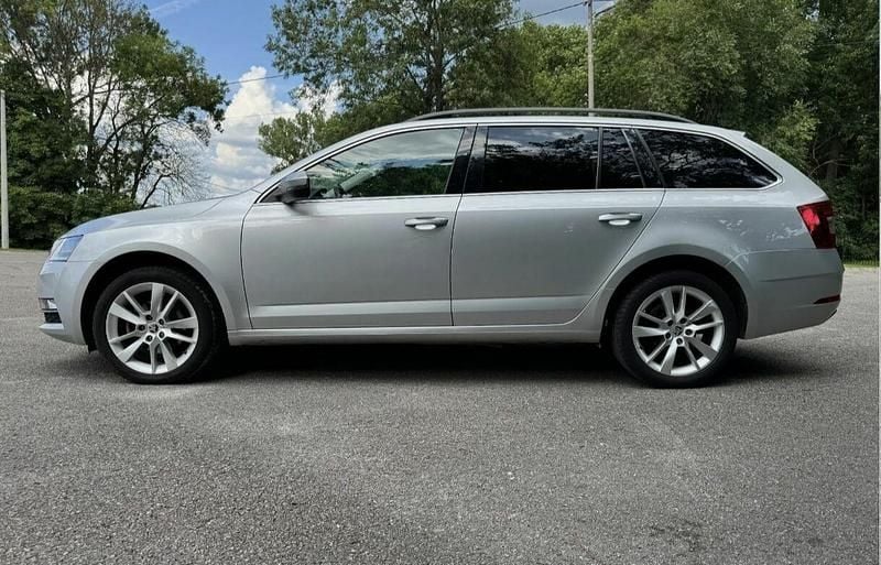 Srebrny Używany 2018 Skoda Octavia Kombi | 45 999 zł (Super Cena) - Obraz 1/4