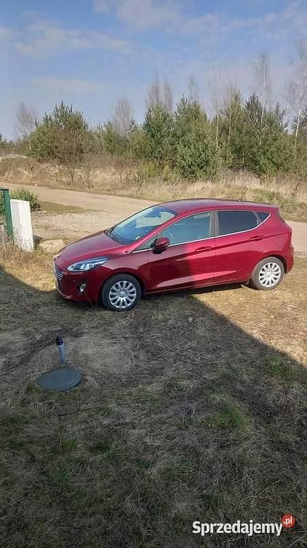 Używany Ford Fiesta Titanium 2018 Wiśniowy Hatchback