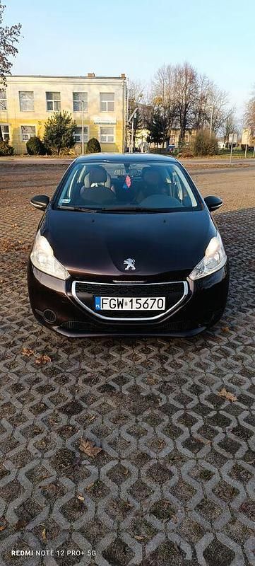 Inny kolor Używany 2014 Peugeot 208 Hatchback | 16 500 zł (Uczciwa cena) - Obraz 1/4