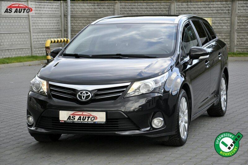 Czarny Używany 2014 Toyota Avensis Executive Kombi | 42 900 zł (Uczciwa cena) - Obraz 1/4