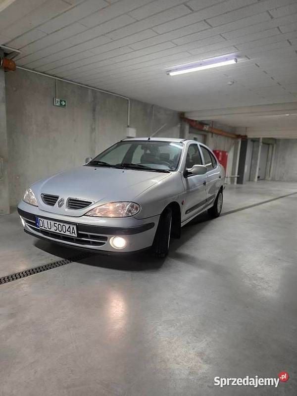 Srebrny Używany 2001 Renault Mégane Sedan/Limuzyna | 1900 zł - Obraz 1/4