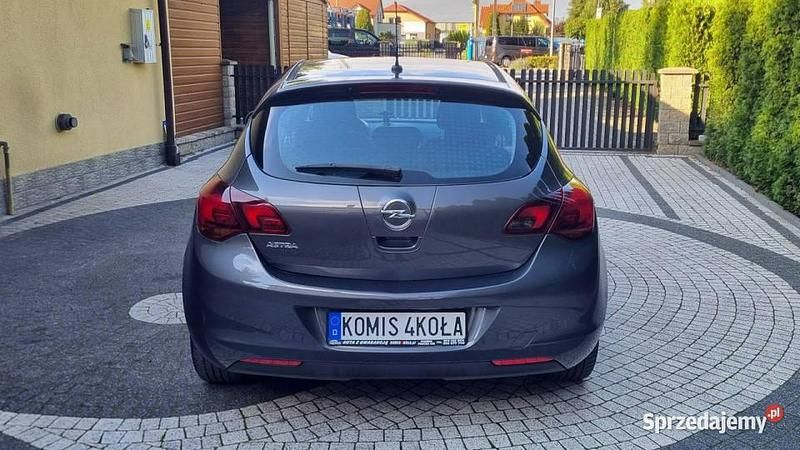 Używany Opel Astra 2010 Szary Hatchback