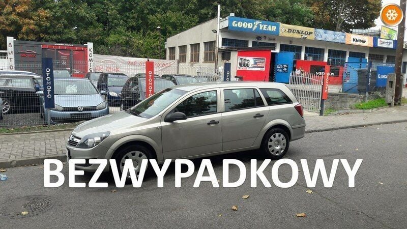 Inny (metalik) Używany 2009 Opel Astra Sedan/Limuzyna | 15 500 zł (Uczciwa cena) - Obraz 1/4