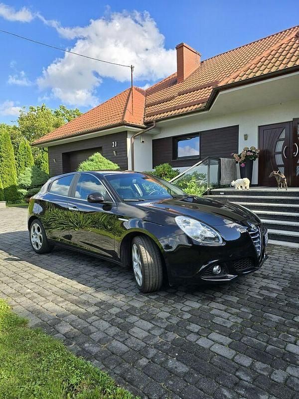 Używany Alfa Romeo Giulietta 105 KM (77 kW) 2016 Czarny Hatchback