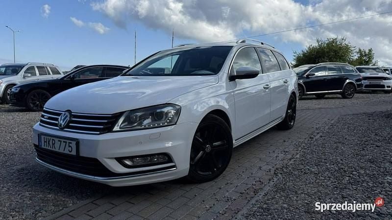 Biały Używany 2013 VW Passat R-line Kombi | 42 999 zł (Super Cena) - Obraz 1/4