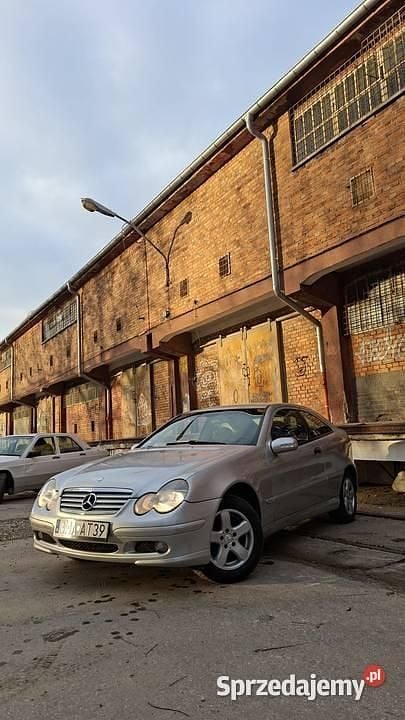 Używany 2001 Mercedes C180 | 8200 zł - Obraz 1/4