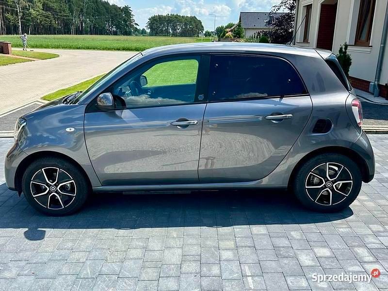 Używany Smart ForFour Electric Drive 2021 Szary Sedan/Limuzyna