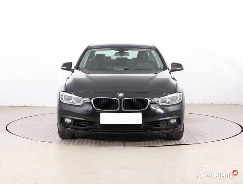 Czarny Używany 2016 BMW 318 Sedan/Limuzyna | 63 999 zł (Uczciwa cena) - Obraz 1/4