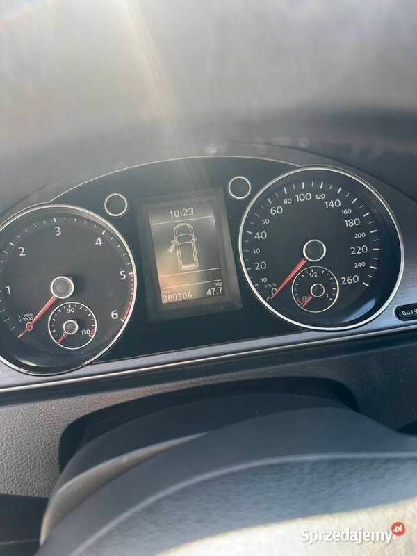 Używany VW Passat 2011 Srebrny Kombi