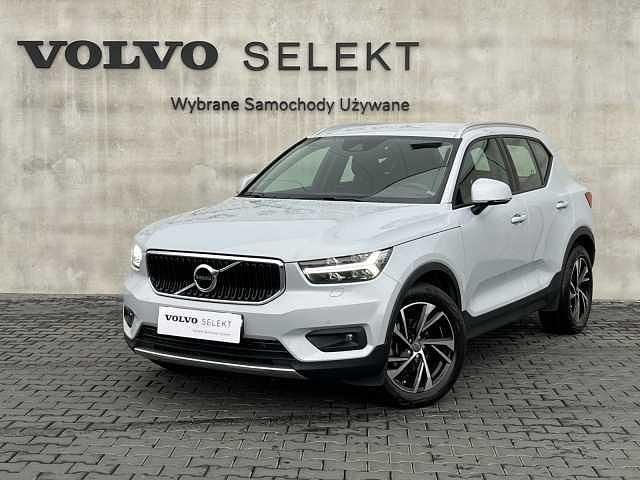 Srebrny Używany 2020 Volvo XC40 SUV | 99 900 zł (Super Cena) - Obraz 1/4