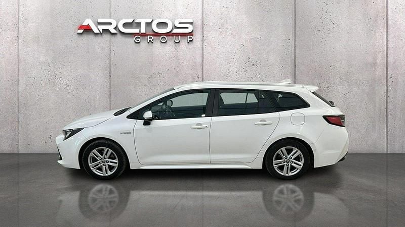 Używany Toyota Corolla Comfort 196 KM (144 kW) 2021 Biały Kombi