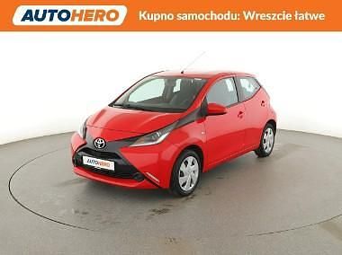 Używany Toyota Aygo 70 KM (51 kW) 2016 Czerwony (metalik) Hatchback