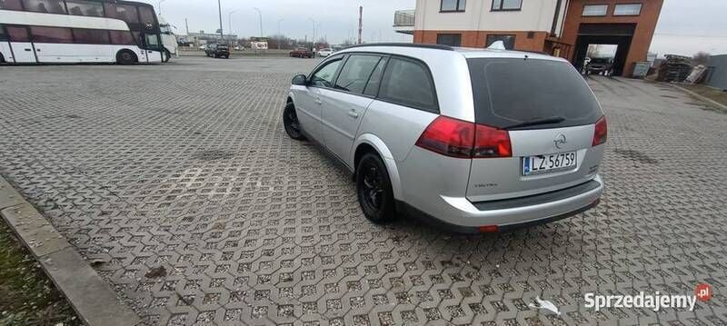 Używany Opel Vectra 120 KM (88 kW) 2004 Srebrny Sedan/Limuzyna