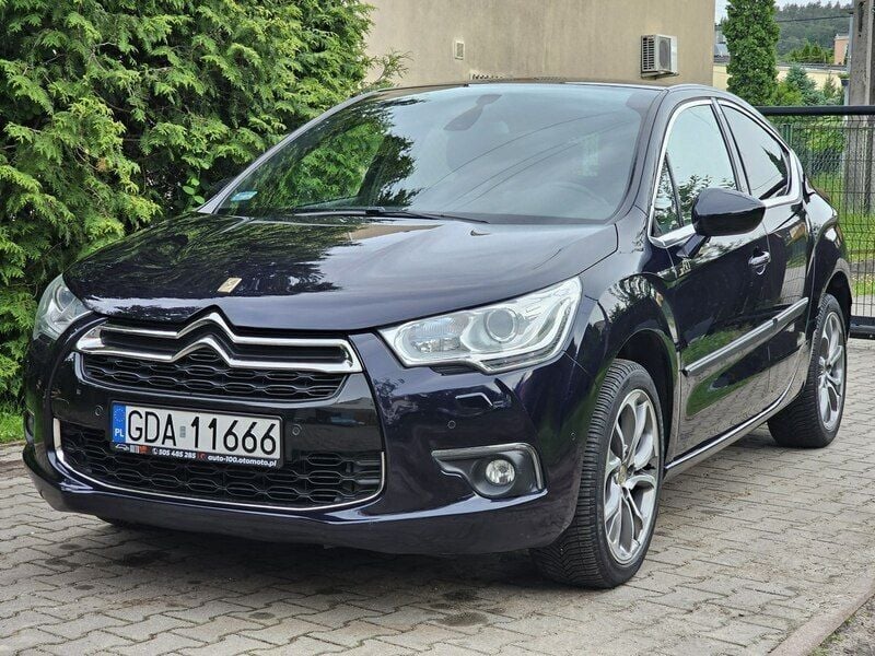 Niebieski ciemny (metalik) Używany 2015 Citroën DS4 Hatchback | 45 000 zł - Obraz 1/4