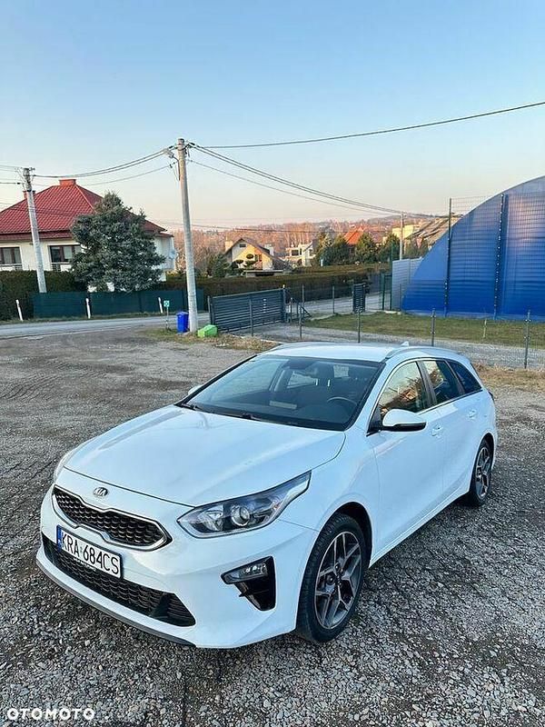 Biały Używany 2021 Kia Ceed Spirit Kombi | 56 900 zł (Drogi) - Obraz 1/4