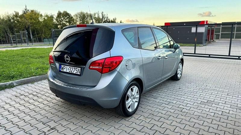 Używany Opel Meriva 140 KM (102 kW) 2011 Szary (metalik) Minivan