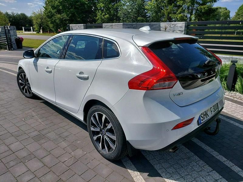 Używany Volvo V40 150 KM (110 kW) 2014 Biały Kombi