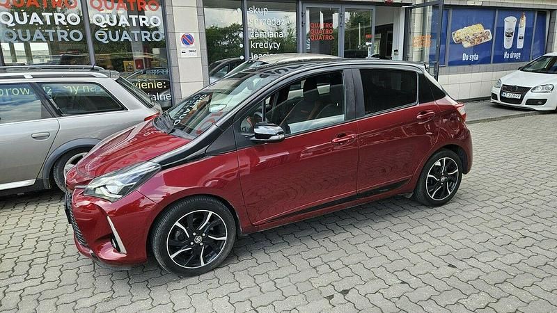 Czerwony Używany 2019 Toyota Yaris Hatchback | 53 500 zł (Dobra cena) - Obraz 1/4
