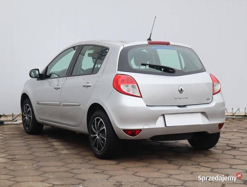 Używany Renault Clio IV 2012 Srebrny Hatchback