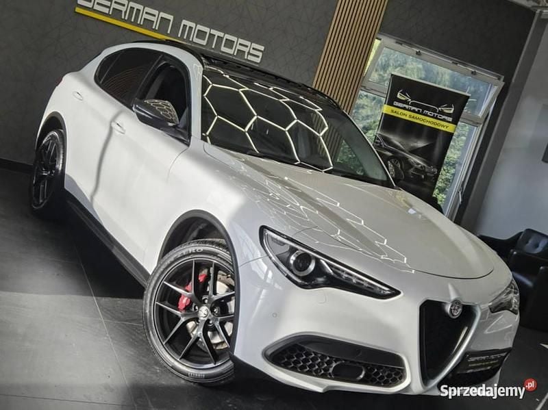 Biały Używany 2020 Alfa Romeo Stelvio SUV | 99 919 zł (Super Cena) - Obraz 1/4