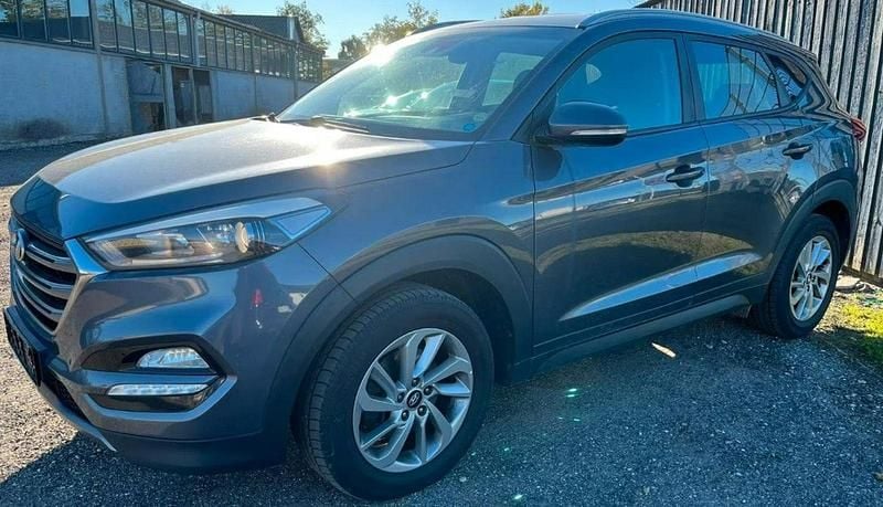 Szary Używany 2016 Hyundai Tucson SUV | 48 000 zł (Uczciwa cena) - Obraz 1/4