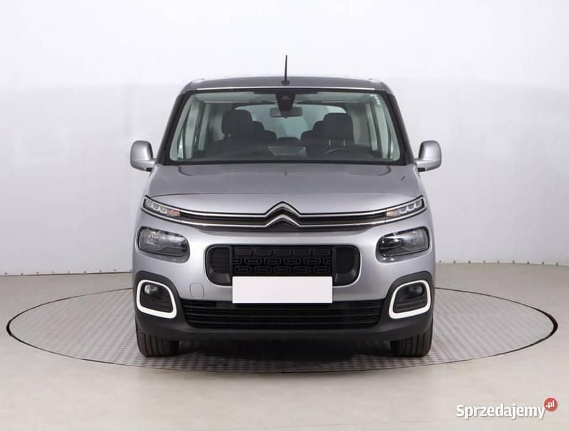 Srebrny Używany 2021 Citroën Berlingo PureTech Minivan | 68 499 zł (Drogi) - Obraz 1/4