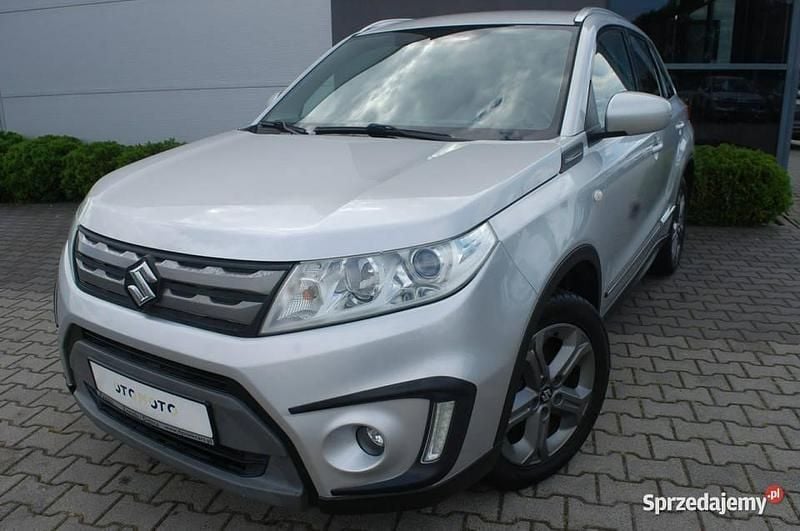 Srebrny (metalik) Używany 2015 Suzuki Vitara SUV | 34 900 zł (Dobra cena) - Obraz 1/4