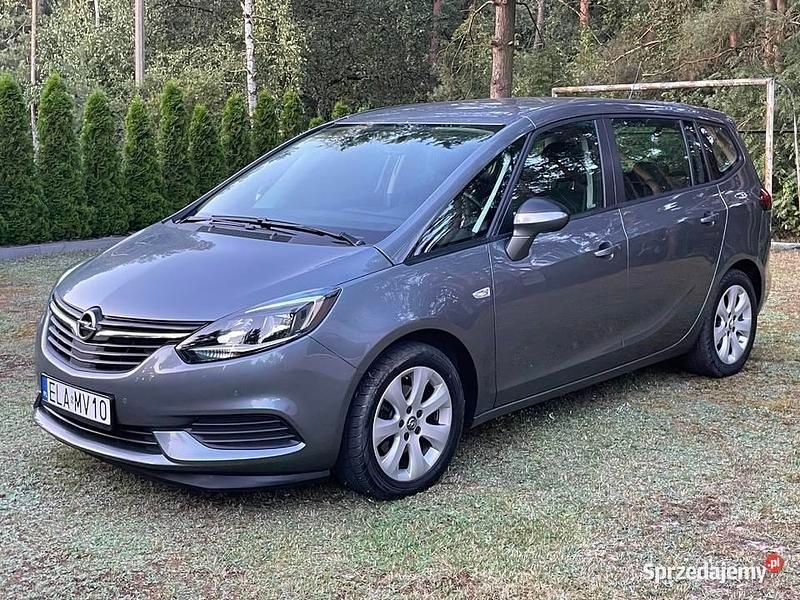Używany Opel Zafira 2017 Szary Minivan