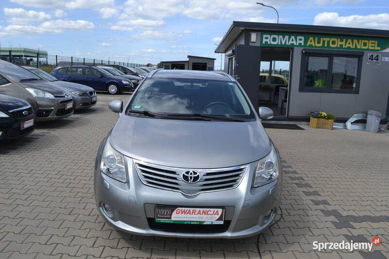 Szary Używany 2010 Toyota Avensis Sedan/Limuzyna | 28 900 zł (Uczciwa cena) - Obraz 1/4