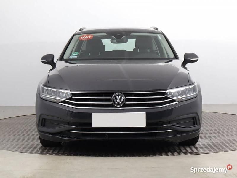 Szary Używany 2019 VW Passat Kombi | 69 999 zł (Uczciwa cena) - Obraz 1/4