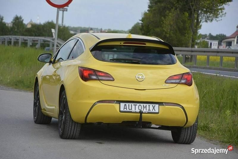 Używany Opel Astra GTC OPC 120 KM (88 kW) 2017 Żółty Hatchback