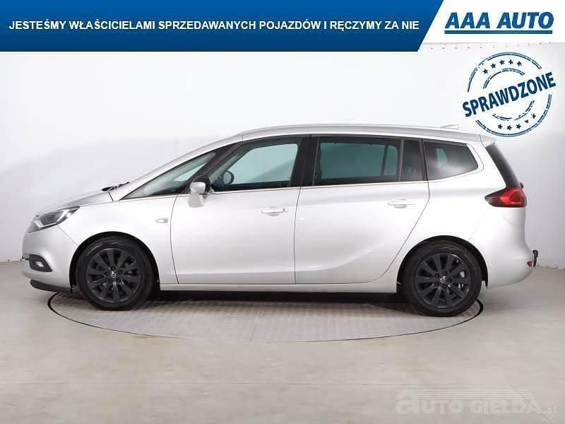 Używany Opel Zafira 2016 Srebrny Minivan
