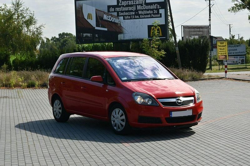 Czerwony Używany 2006 Opel Zafira Minivan | 7900 zł (Uczciwa cena) - Obraz 1/4